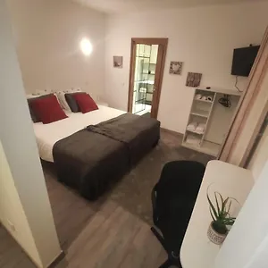  Bed and breakfast Family House